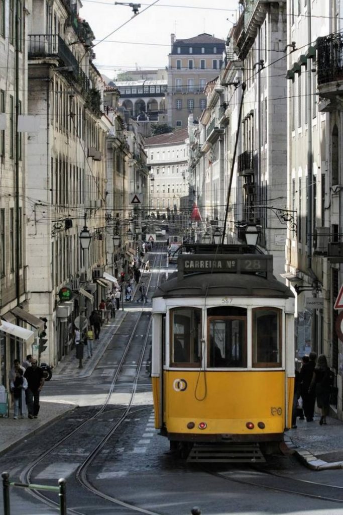 destination lisbonne - tramway